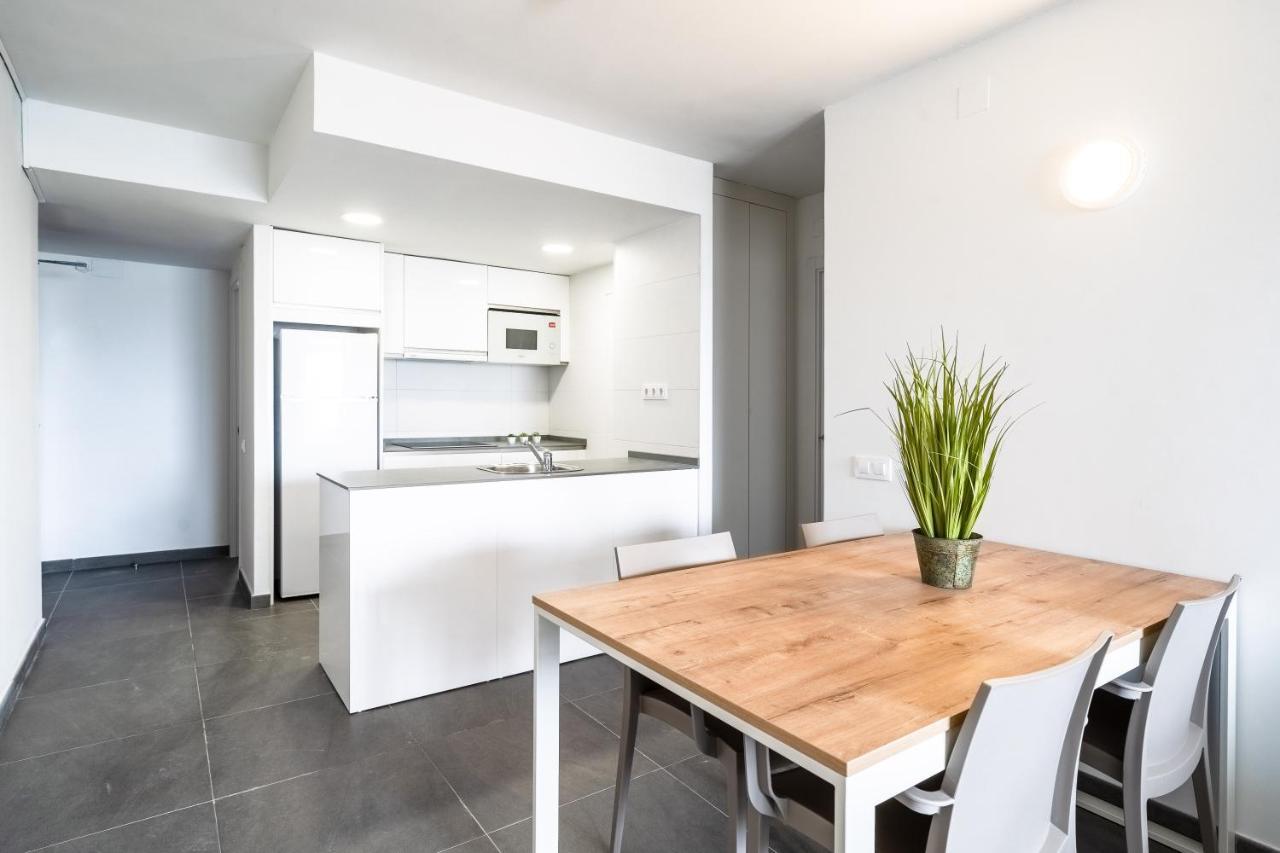 Rentalmar Blue Beach & Pool Салоу Екстериор снимка
