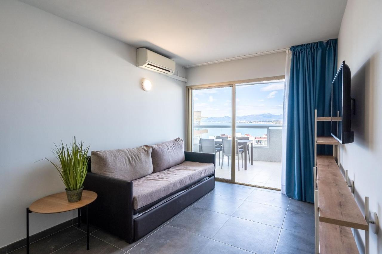 Rentalmar Blue Beach & Pool Салоу Стая снимка
