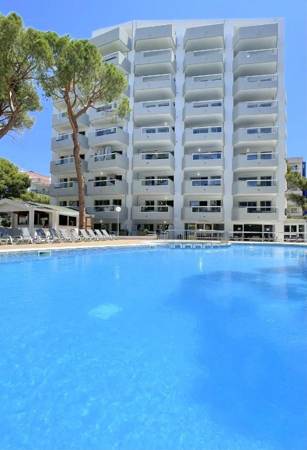 Rentalmar Blue Beach & Pool Салоу Екстериор снимка