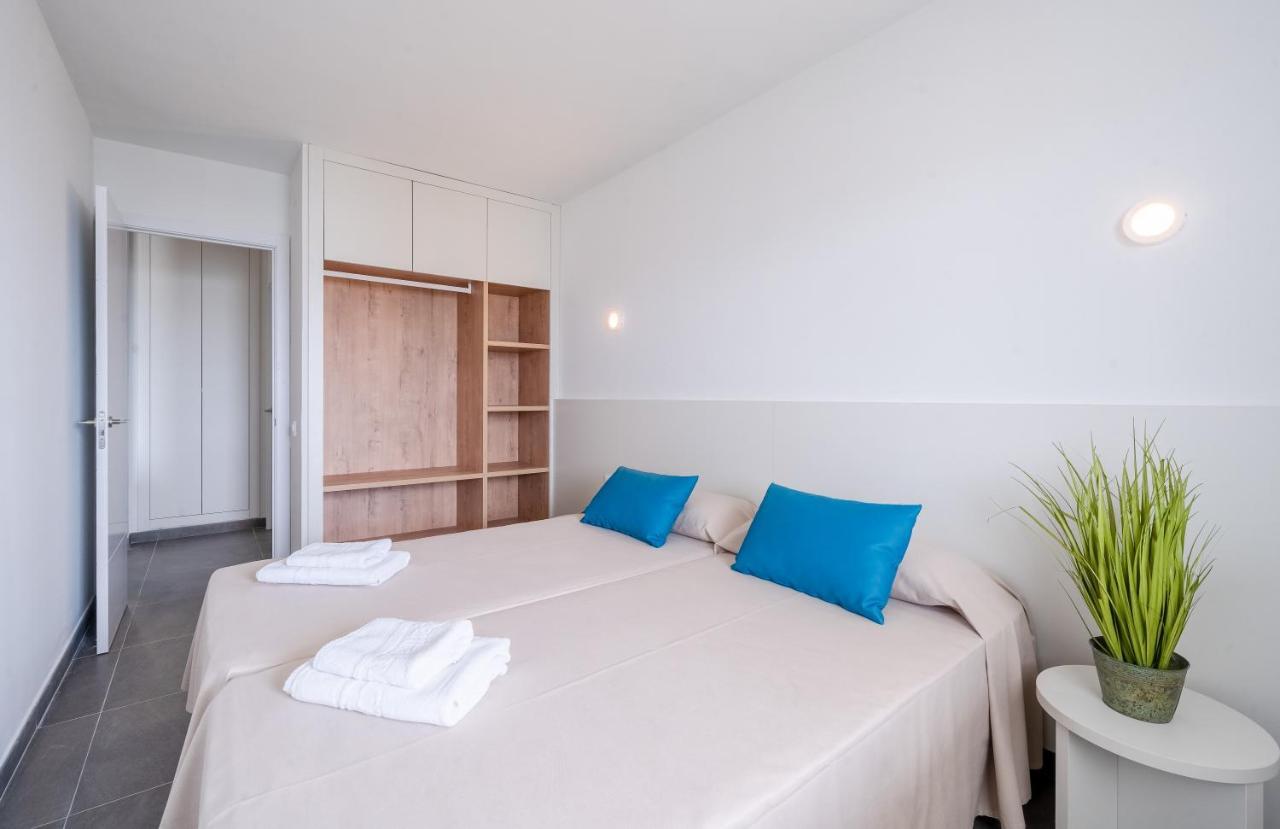 Rentalmar Blue Beach & Pool Салоу Стая снимка