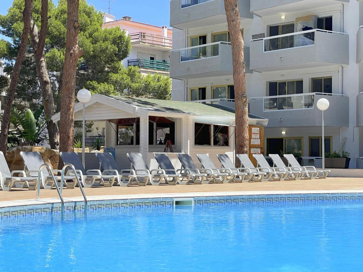Rentalmar Blue Beach & Pool Салоу Екстериор снимка