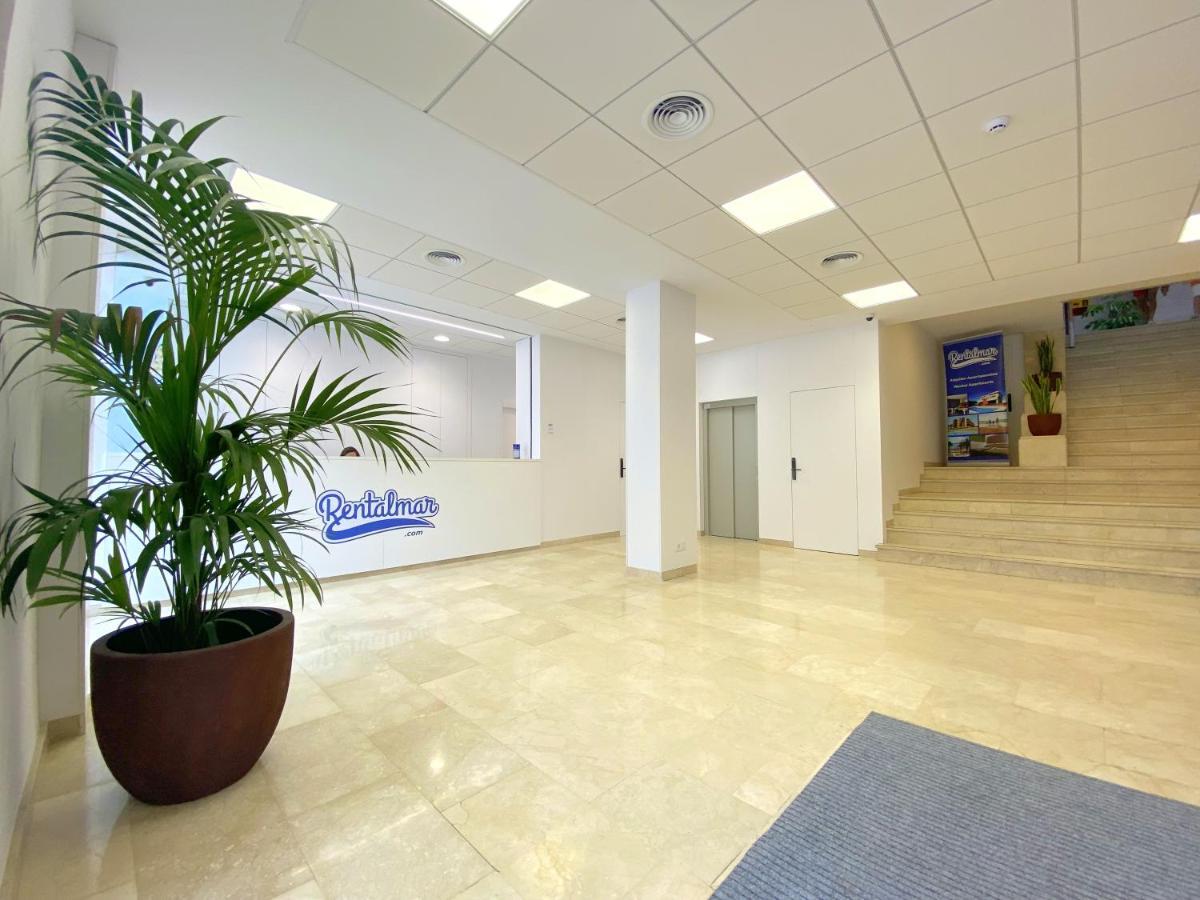 Rentalmar Blue Beach & Pool Салоу Екстериор снимка